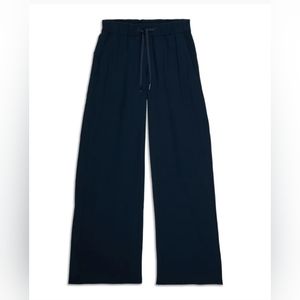 Lululemon Navy On the Fly wide leg size 6